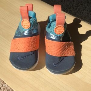 Nike girls sneakers